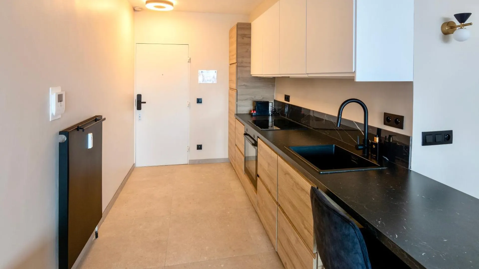 Studio By Aimee - 20M From The Beach & In City Centre! Ostend Apartment